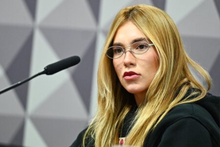 Influenciadora Virginia Fonseca no Senado (Foto: Divulgação)